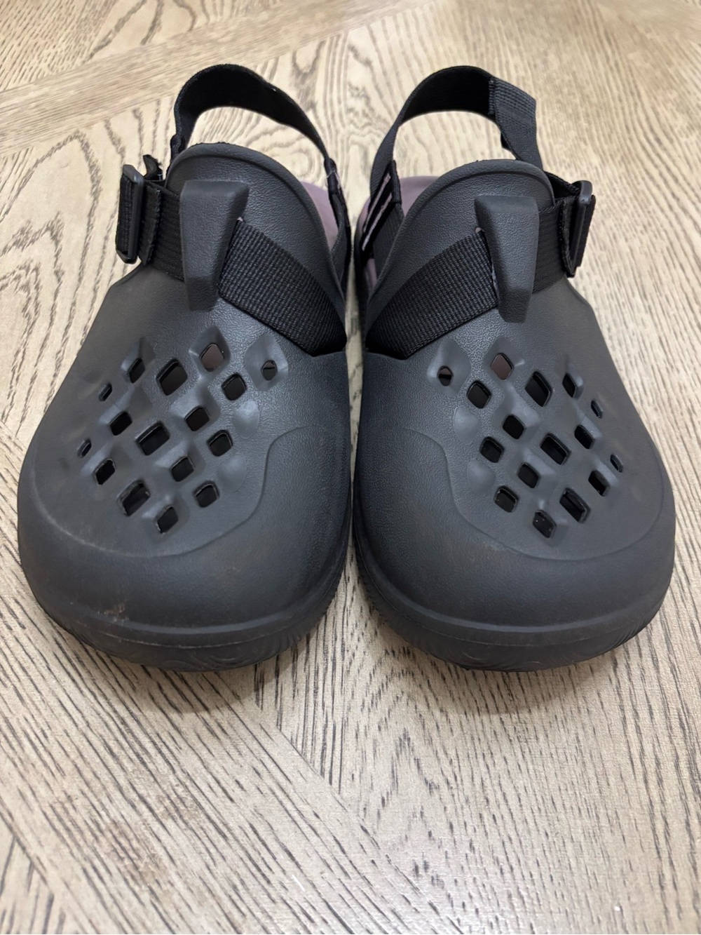 Chaco Chillos Clog Women's Size 10 Black/Purple Sandals Ventilated Toe Beachy